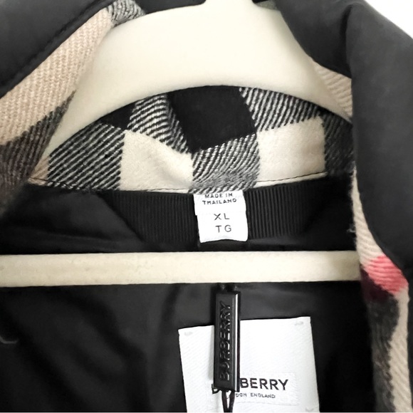 Burberry Alsham Short Puffer Jacket - Picture 11 of 11